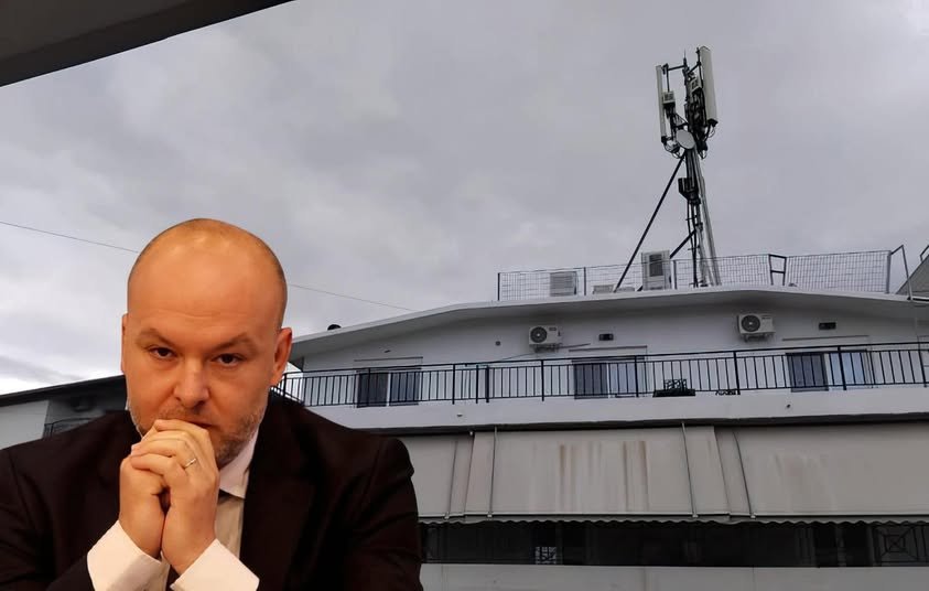 “Antena e Vodafone rrezikon banorët e lagjes 1 Maji në Vlorë, AKEP e mbron” “Antena e Vodafone rrezikon banorët e lagjes 1 Maji në Vlorë, AKEP e mbron”