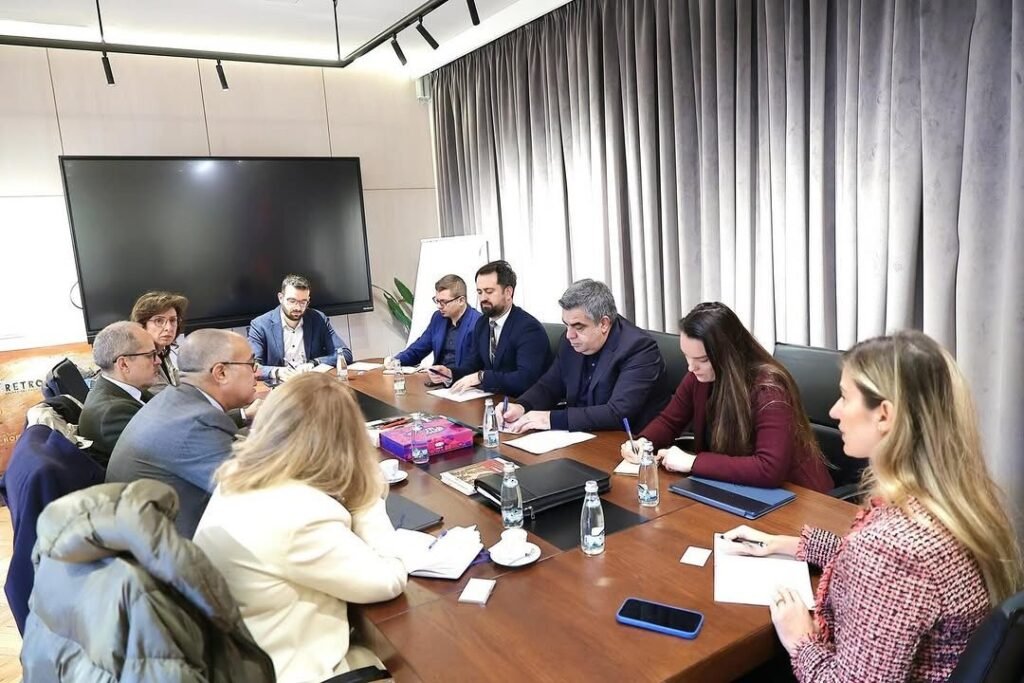 Blendi Gonxhja në takim me Bankën Botërore për forcimin e zhvillimit të qëndrueshëm të turizmit në Shqipëri Blendi Gonxhja në takim me Bankën Botërore për forcimin e zhvillimit të qëndrueshëm të turizmit në Shqipëri