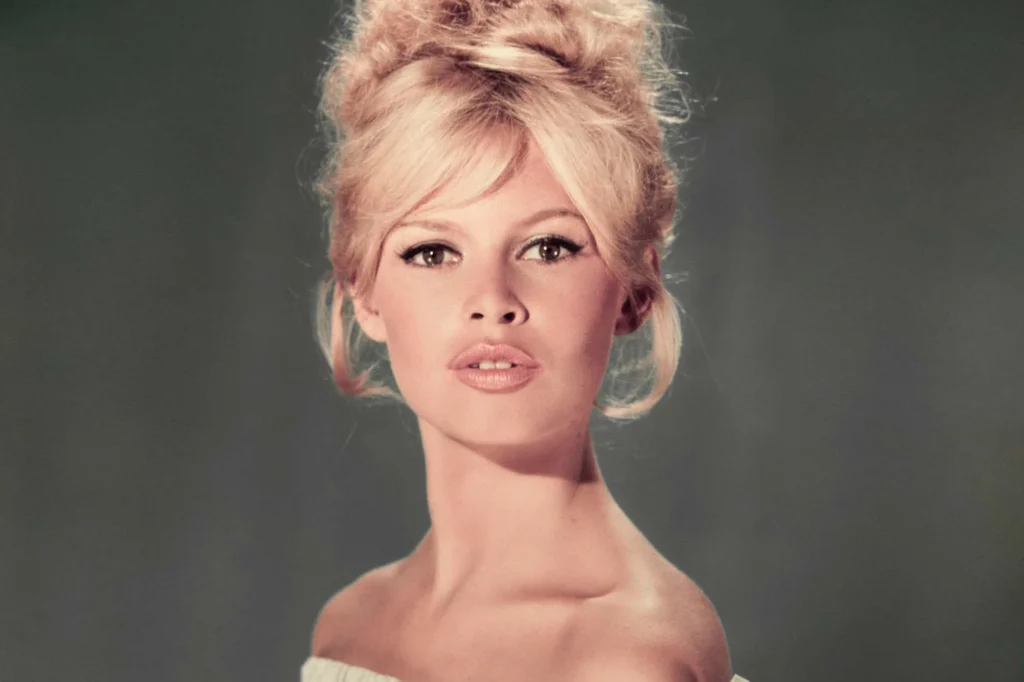 Homazh kombëtar apo ceremoni e thjeshtë? Franca përballet me ndarjen nga jeta të Brigitte Bardot