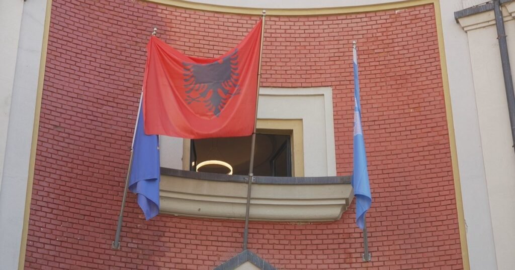 Tirana projektoi për 2026 një buxhet rekord prej 39 miliardë lekësh, i barabartë me disa ministri kombëtare Tirana projektoi për 2026 një buxhet rekord prej 39 miliardë lekësh, i barabartë me disa ministri kombëtare