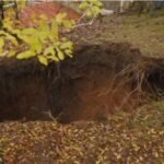 Gropa karstike në Belsh po zgjerohet dhe thellohet