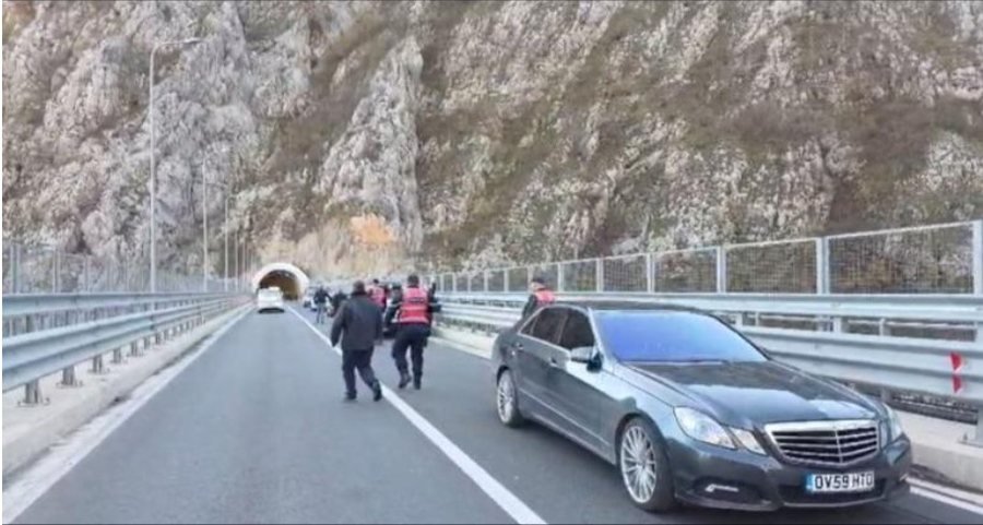 E rëndë në Rrugën e Arbrit në Klos, nipi i Nehat Kullës hidhet nga ura