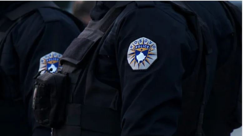 Operacioni anticorrupsion në Kosovë çoi në arrestimin e zyrtarëve të lartë, përfshirë një ish-ministër