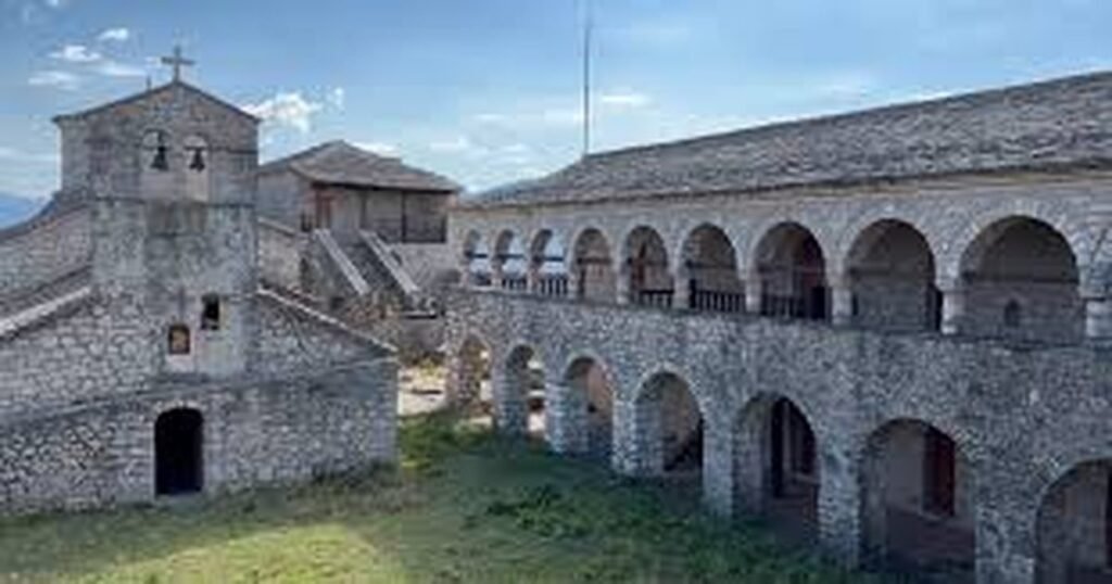 Vjedhje në monument kulture në Sarandë, zhduket kambana e manastirit 250-vjeçar të Shën Gjergjit