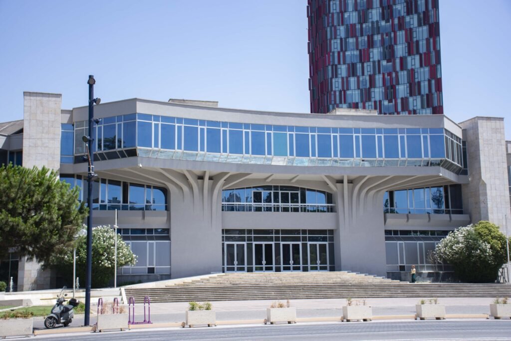 Kullë 20-katëshe te Pallati i Kongreseve