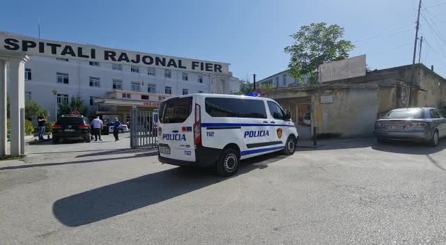 Incident në Spitalin e Fierit, punonjësi i sigurisë plagoset pas një konflikti për parkimin