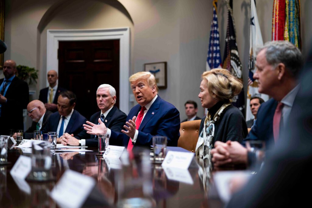 SHBA hap dosjen Epstein: administrata Trump gati të publikojë qindra mijëra dokumente