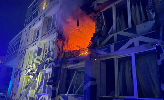 Sulme ajrore në Ukrainë para takimit diplomatik në Paris, dy viktima dhe dëme në infrastrukturë