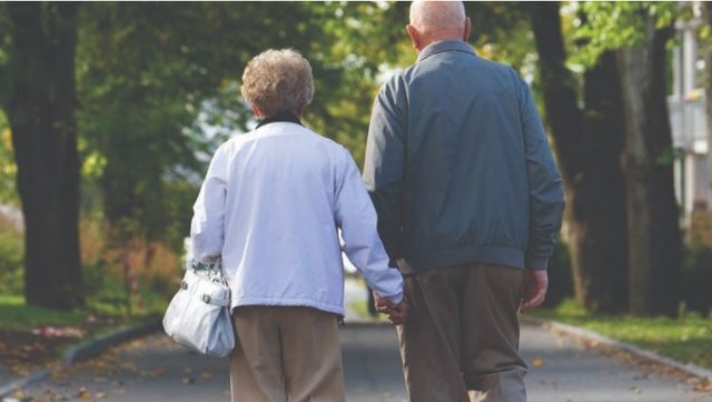 Këtë vit gratë dalin në pension 2 muaj më të mëdha, 62 vjeç! Për burrat mbetet mosha 65 vjeç