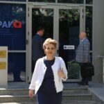 Gjykata lë në fuqi sekuestron e vilës së Monika Kryemadhit, çlirohet banesa e nënës së saj