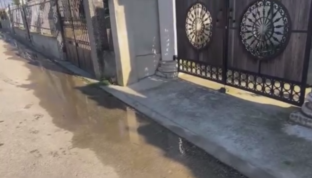 Pesë muaj pa zgjidhje në Bishanakë, banorët denoncojnë neglizhencën e ujësjellësit dhe bashkisë