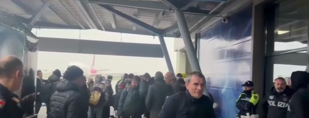 350 pasagjerë drejt Rinasit mbeten të bllokuar në Brindisi pas anulimit të fluturimeve nga Italia