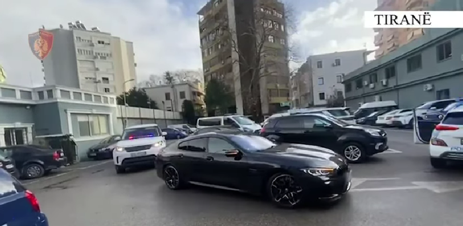 BMW luksoz i vjedhur në Gjermani përfundon në Tiranë, sekuestrohet makina 140 mijë euro; në kërkim 42-vjeçari