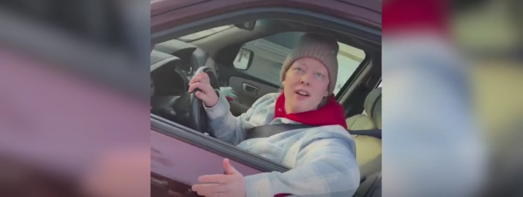 Videoja e agjentit të emigracionit hedh dritë mbi vrasjen në Minneapolis, protesta dhe përplasje politike pas ngjarjes