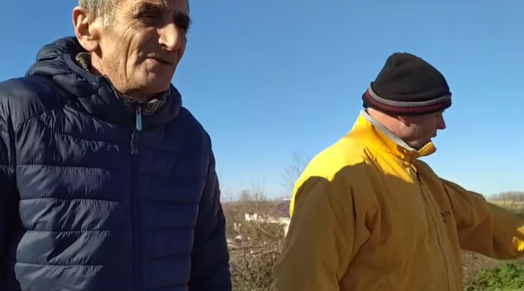 Banorët e fshatit Mujalli kanë kaluar natën në ankth dhe gatishmëri të plotë, nga frika e daljes së lumit Seman nga shtrati.