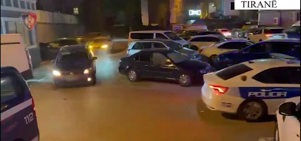 Hetim njëmujor zbulon rrjet transporti të emigrantëve, arrestohet 31-vjeçari në Tiranë