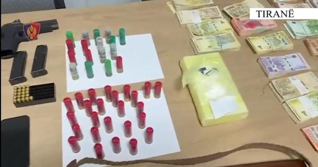 Operacioni “Cargo 2” në Tiranë, tre të arrestuar për trafik kokaine, sekuestrohet mbi 1 kg lëndë narkotike