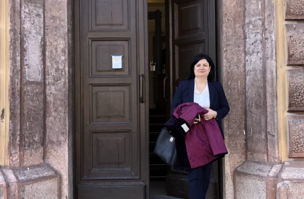 Ja si e mban punën “me thonj” gjyqtarja e Korçës: vetingu i Sonjela Voskopit në udhëkryq Ja si e mban punën “me thonj” gjyqtarja e Korçës: vetingu i Sonjela Voskopit në udhëkryq