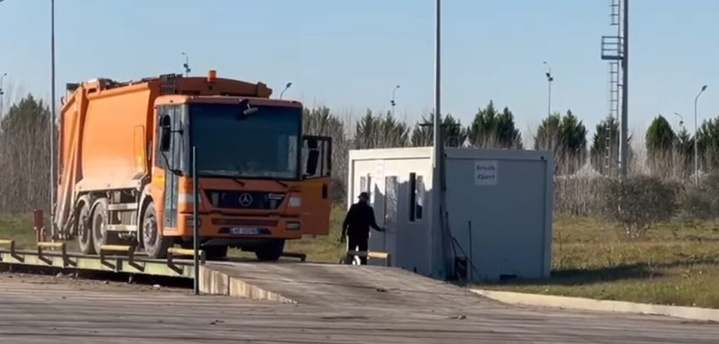 Plehrat në Vërri bëhen mal, tokat ndoten dhe uji helmohet, teksa “shteti” kap lepurin me qerre dhe Subashi & Compani fryjnë sytë.