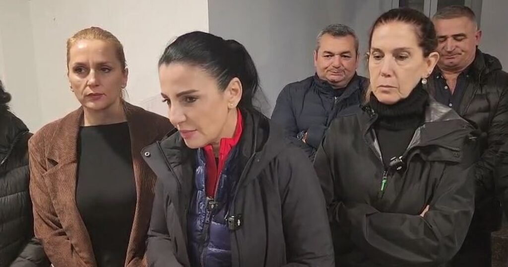 Përmbytjet si mundësi për rehabilitimin e Ballukut? Zëvendës kryeministrja në fushatën për të shpëtuar imazhin e saj