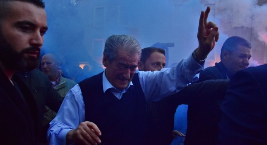 Berisha një ditë para protestës: Nesër qytetarët do t’i japin leksion qeverisë Berisha një ditë para protestës: Nesër qytetarët do t’i japin leksion qeverisë