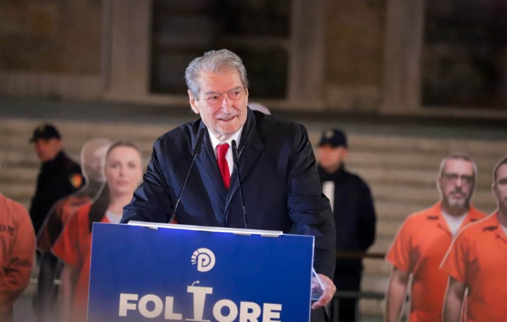 Nis foltorja e Partisë Demokratike para Kryeministrisë, Berisha i bashkohet protestës