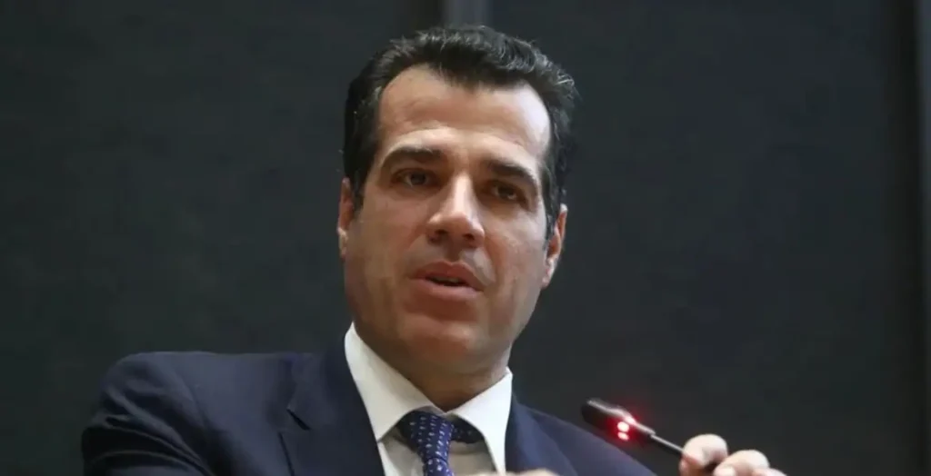 Greqia ndryshon ligjin e emigracionit, zgjidhen vonesat dhe hapet rruga për 90 mijë leje qëndrimi