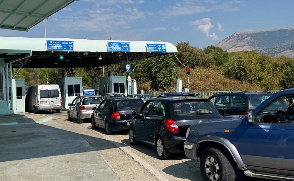 Hiqen bllokadat në Kakavijë pas dy ditësh protestë, normalizohet qarkullimi në kufi