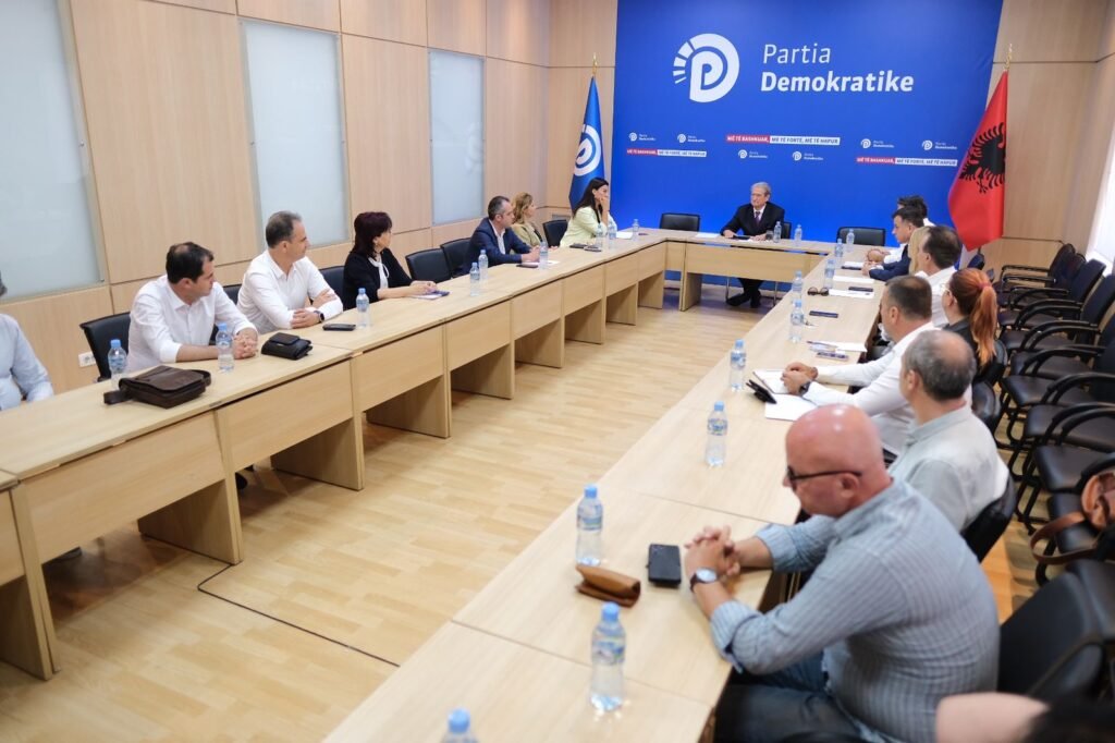 Protesta e dytë kombëtare më 24 janar, Berisha paralajmëron se Ramën nuk e largojnë amerikanët por qytetarët