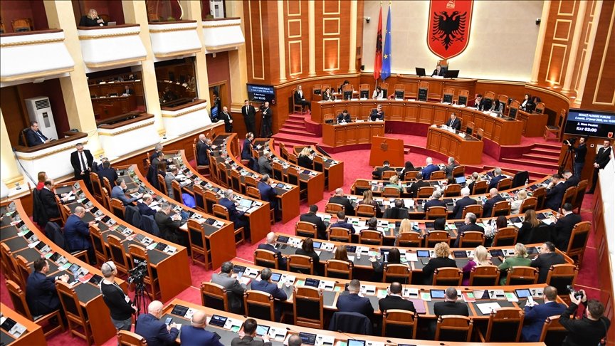 Kuvendi miraton ndryshimet në Kodin Penal dhe paketën e ligjeve për drejtësinë