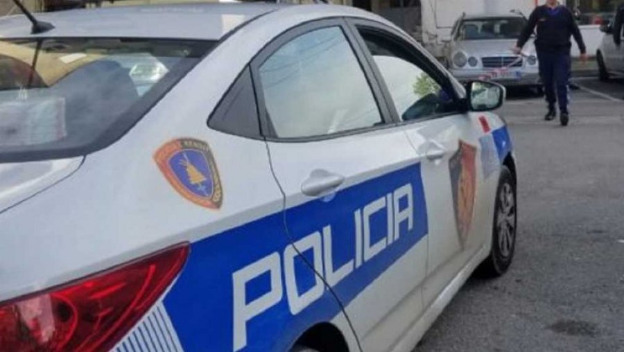 Shfrytëzoi për prostitucion një grua braziliane për dy muaj, arrestohet 19-vjeçari në Lushnjë Shfrytëzoi për prostitucion një grua braziliane për dy muaj, arrestohet 19-vjeçari në Lushnjë