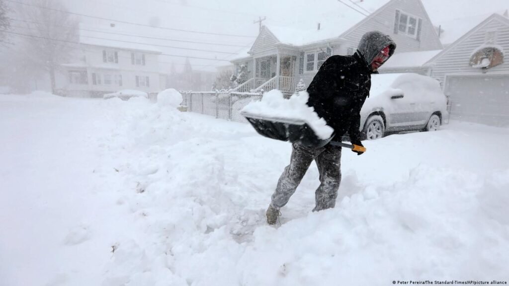 Stuhi e fortë dimërore në SHBA, të paktën shtatë viktima dhe mbi 800 mijë banesa pa energji elektrike