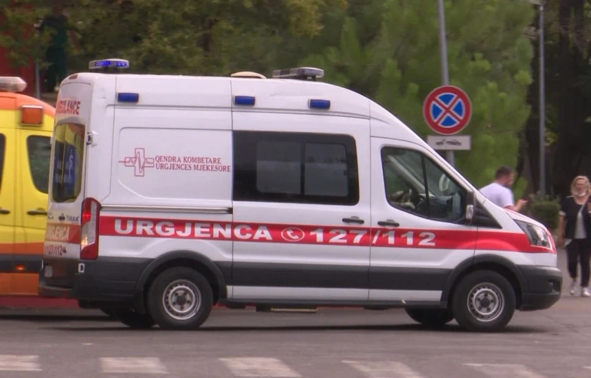 Zjarr në një banesë në Selenicë, 85-vjeçari humb jetën nga asfiksia