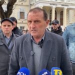 Prekë Molla, nga i ndaluar në simbol proteste: Çfarë po ndodh në Baks–Rrjoll?