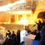 “Zjarre partizane” dhe rrethim i Kryeministrisë? Nard Ndoka paralajmëron skenarë më të ashpër për protestën e radhës