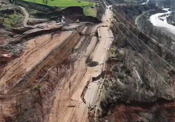 Rëndohet situata në Librazhd–Prrenjas, dëmtohet edhe traseja e re e Korridorit VIII