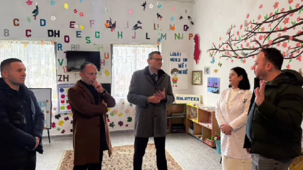 Ambasadori i Polonisë viziton Kopshtin Nr. 3 në Bashkinë Kuçovë !