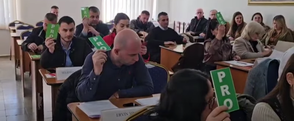 Këshilli Bashkiak i Lushnjës miraton 10 projekt-vendime në mbledhjen e shkurtit