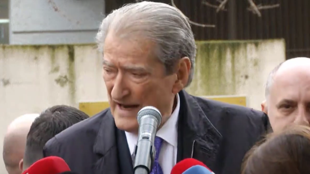 Rama më 18 shkurt në SHBA për takimin e Bordit të Paqes, Berisha: Shkon si anëtare e bordit, por mbetet hajdut Rama më 18 shkurt në SHBA për takimin e Bordit të Paqes, Berisha: Shkon si anëtare e bordit, por mbetet hajdut