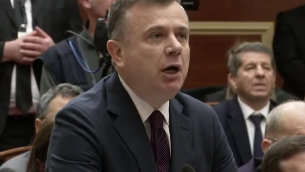 Tension në Kuvend, Balla-Berishës: I ke shërbyer Serbisë