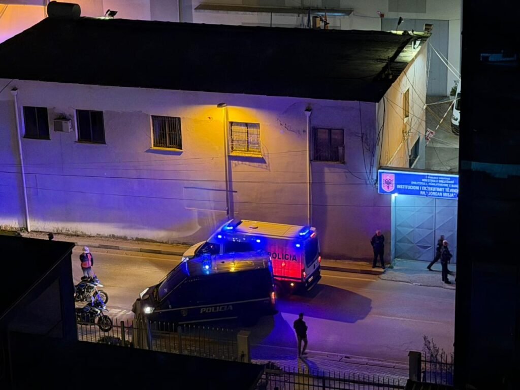 Durim Bami mbërrin në Shqipëri pas ekstradimit nga Dubai