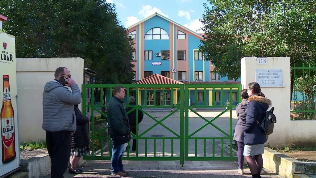 Drekë falas dhe qëndrim deri në 16:00, nis pilotimi i programit “Afterschool” në 30 shkolla në Tiranë