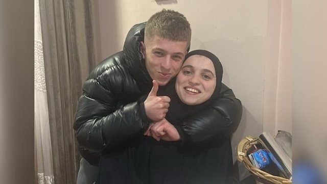 Pas 12 vitesh në kampin Al Hol, Eva Dumani rikthehet në Shqipëri nga Siria