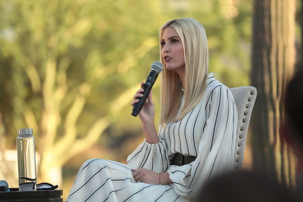 Resorti luksoz në Zvërnec ndez konflikt pronash dhe shqetësime mjedisore