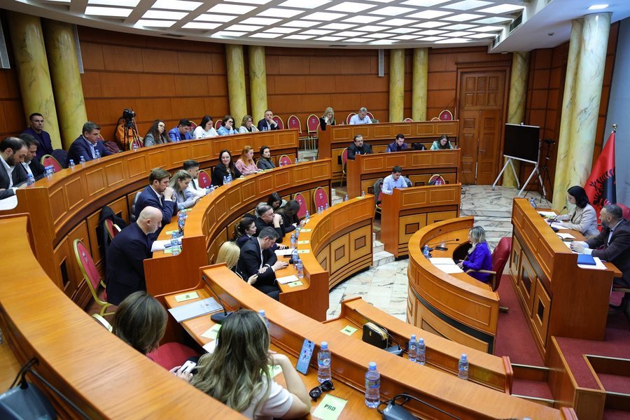 1,500 kuota të reja për kredi të buta në Tiranë, Këshilli Bashkiak miraton programin 1,500 kuota të reja për kredi të buta në Tiranë, Këshilli Bashkiak miraton programin