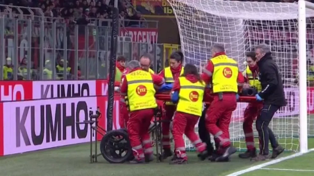 Loftus-Cheek largohet me barelë pas përplasjeje me portierin e Parmës Loftus-Cheek largohet me barelë pas përplasjeje me portierin e Parmës