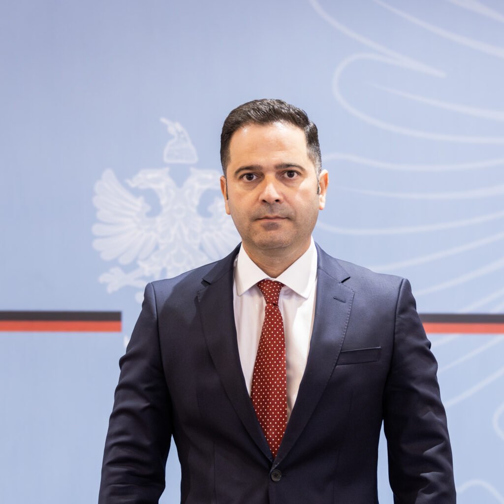 Vonesa në udhëzimet për rivlerësimin e pronave ngre pikëpyetje për tregun imobiliar Vonesa në udhëzimet për rivlerësimin e pronave ngre pikëpyetje për tregun imobiliar