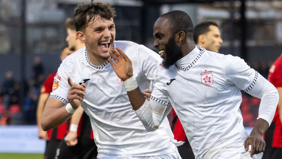 Partizani përmbys Flamurtarin në Vlorë, Sidibe dopietë dhe Qirko hero me penallti të pritur