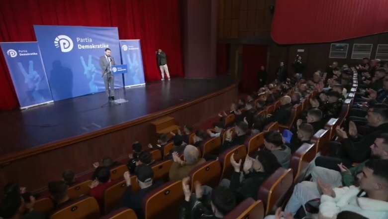 Salianji në Fier: drejtuesit e PD kanë gabuar në llogari, partia nuk mund të shfrytëzohet për interesa personale. Kërkon propozime konkrete në Reformën Territoriale