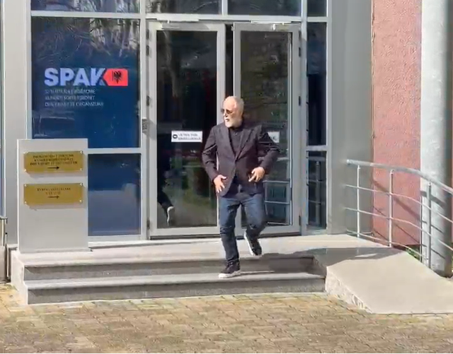 Sokol Balla paraqitet në SPAK, merret në pyetje për çështjen Balluku Sokol Balla paraqitet në SPAK, merret në pyetje për çështjen Balluku